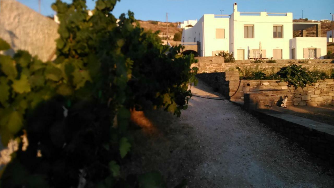 Nesaea Seafront House Villa Parasporos Exteriör bild